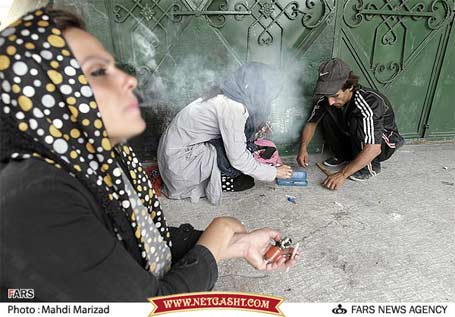 عكس هايي از زنان و دختران معتاد در پارك جنوب شهر تهران