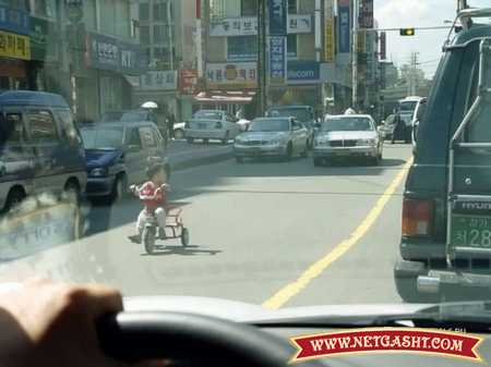 بچه 3 ساله و جریمه سرعت غیر مجاز در خیابان های شلوغ