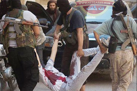 باز هم یک قطع سر وحشتناک به دست داعشی های خونخوار - عکس +18
