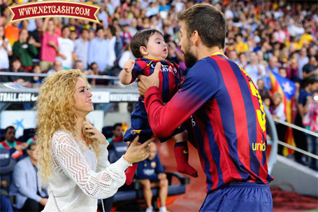 پیکه و همسرش شکیرا و پسرش - Shakira and Gerard Pique