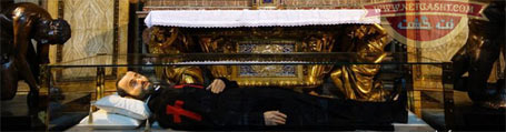 نمایش جنازه های فاسد نشده راحبان و کشیش های مسیحی در کلیسای رم