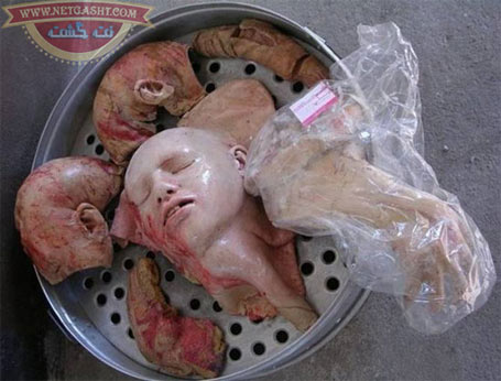 عکس های چندش آوری از پخت گوشت انسان در یک نانوایی